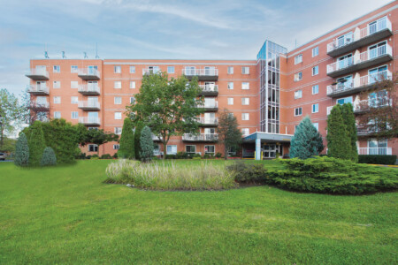 Villa Rive-Sud_facade-immeuble_résidence pour aînés Longueuil, RPA à Longueuil, RPA rive sud de Montréal