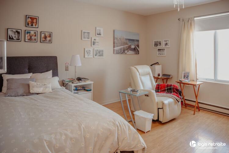 Chambre aux Jardins de Montarville, RPA de soins pour Alzheimer ou TNC à Boucehrville