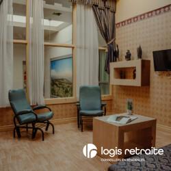 Salon commun aux Jardins de Montarville, RPA de soins pour Alzheimer ou TNC à Boucherville